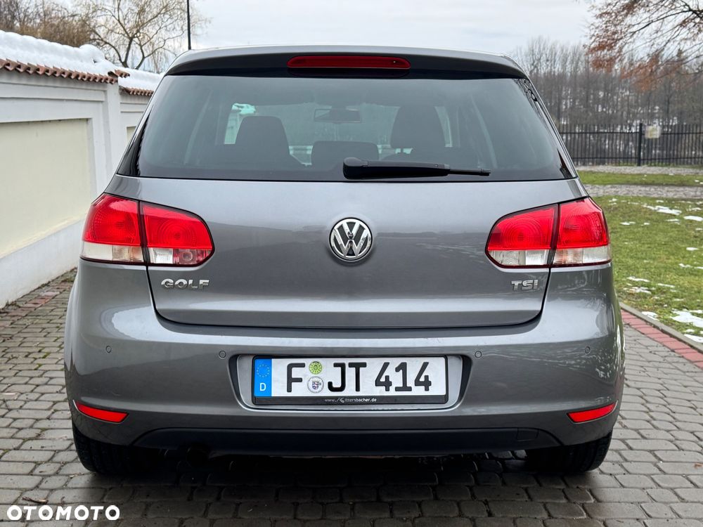 Volkswagen Golf - 25