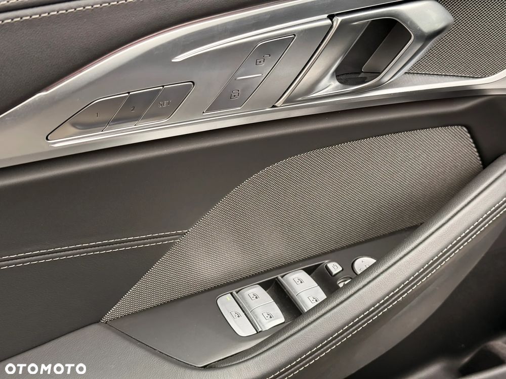 BMW Seria 8 M850i xDrive - 28