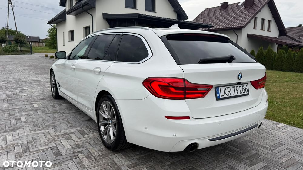 BMW Seria 5 520d xDrive Sport Line - 2