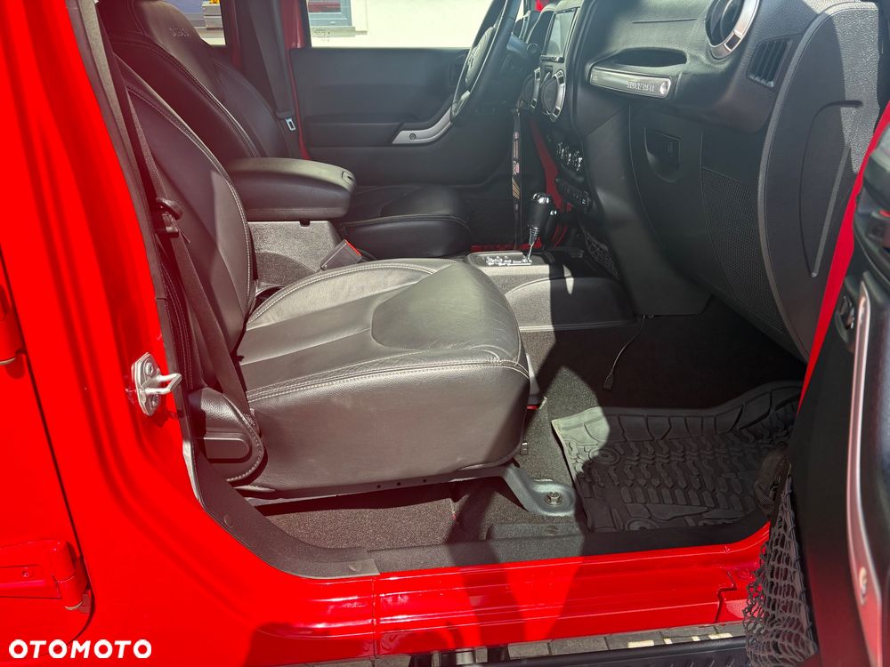 Jeep Wrangler 3.6 Unlim Sahara - 22