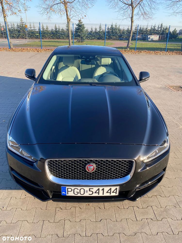 Jaguar XE 2.0 T Prestige - 15