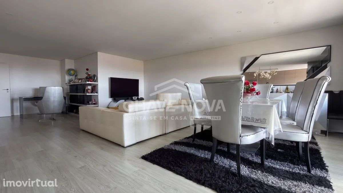 Apartamento T4 c/ Garagem Box em Santa Marinha (Gaiashopping) - Grande imagem: 3/37