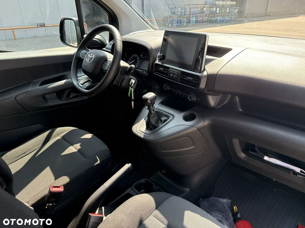 Toyota Proace City - 16