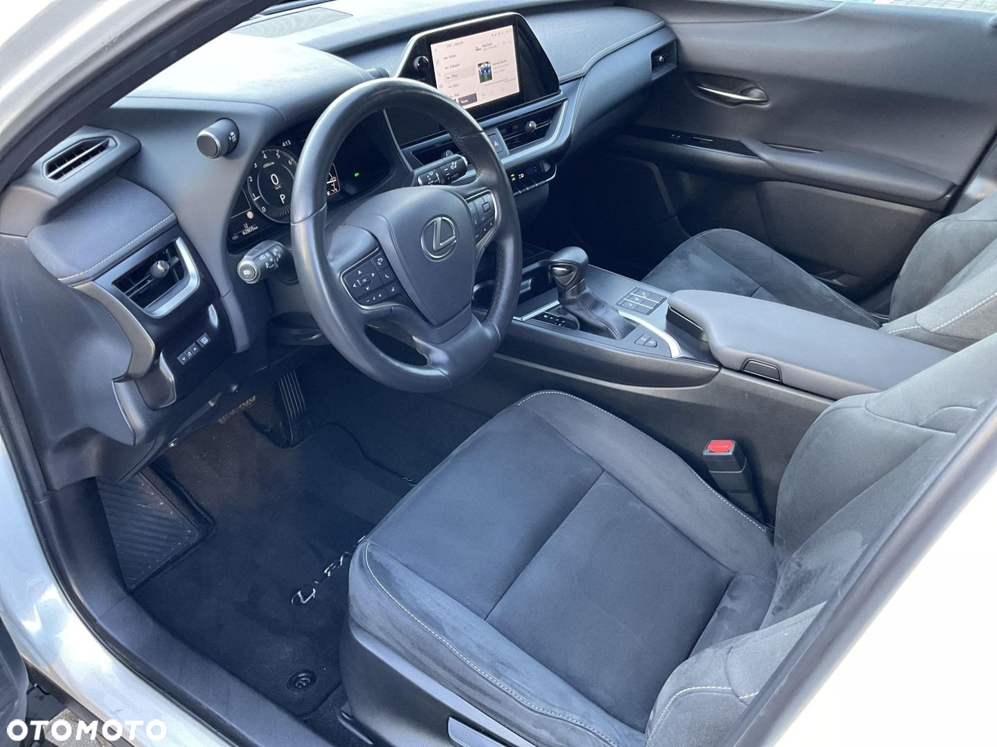 Lexus UX - 11