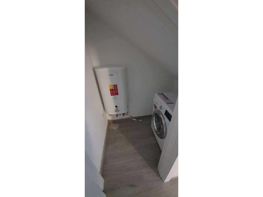 Apartamento T1 Moderno para Arrendamento | Centro de Abrantes - Grande imagem: 4/8