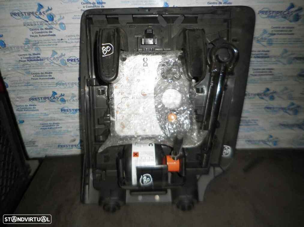 Macaco E Chave De Roda MAC80 RENAULT TWINGO 3 FASE 1 2014 1.0I 71CV 5P AZUL BEBE RENAULT TWINGO 3 FASE 1 2015 1.0I 71CV 5P AZUL - 1
