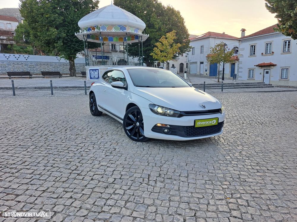VW Scirocco 2.0 TDI Sport DSG - 2