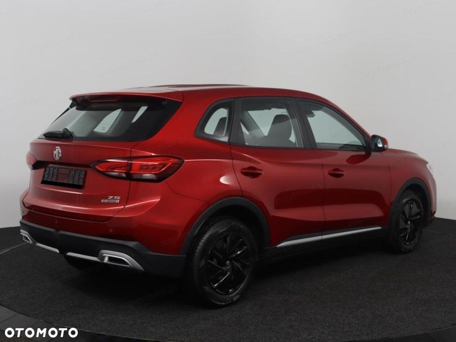 MG ZS - 8