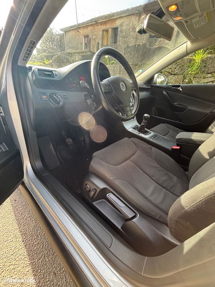VW Passat 2.0 TDI Confortline - 13
