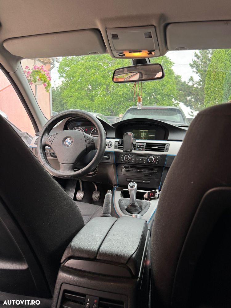 BMW Seria 3 318d - 17