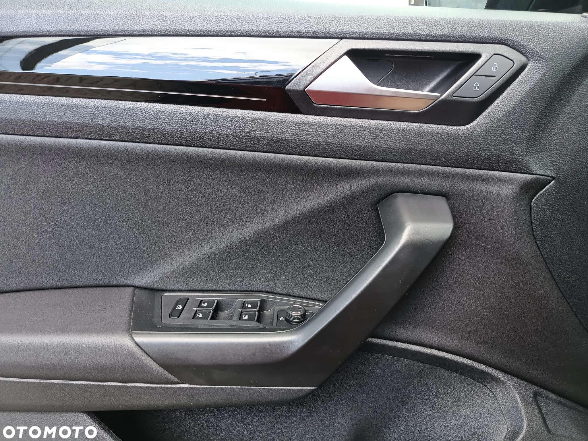 Volkswagen T-Roc 2.0 TSI OPF 4MOTION DSG - 31