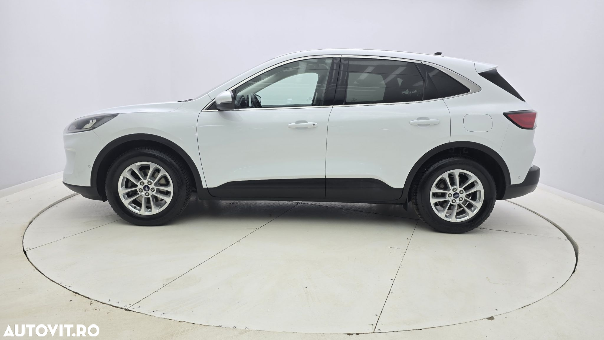 Ford Kuga - 9