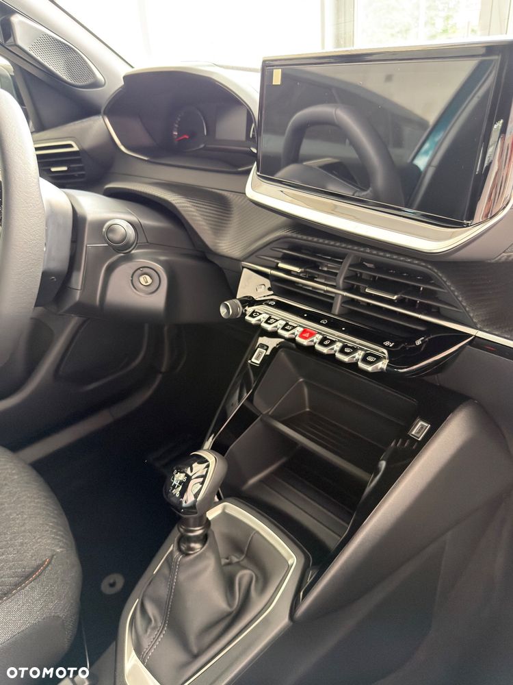 Peugeot 2008 - 8