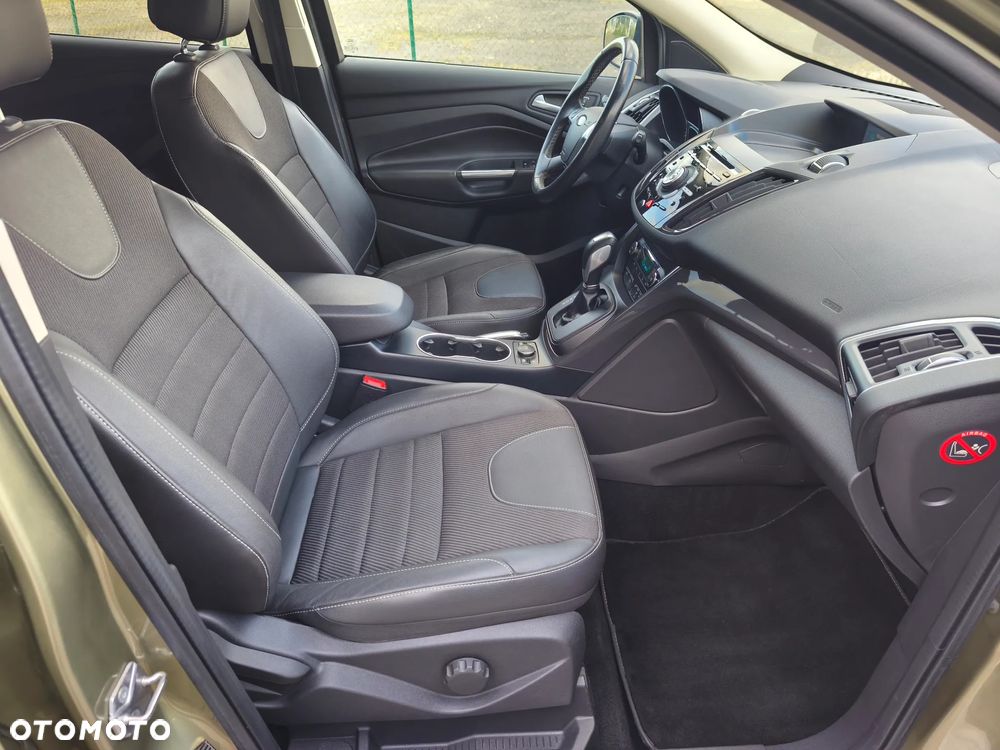 Ford Kuga 2.0 TDCi 4x4 Titanium - 36