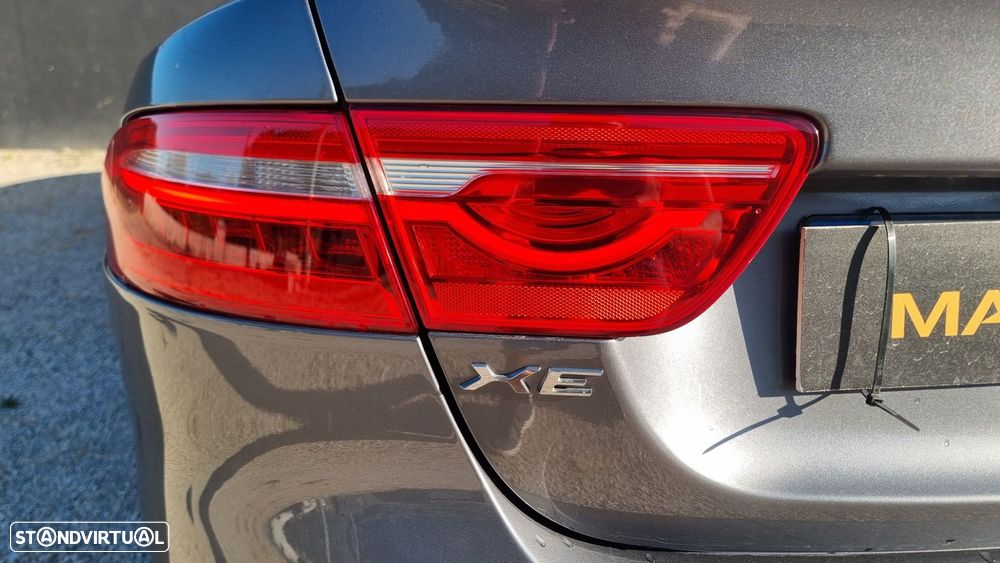 Jaguar XE 2.0 D R-Sport AWD Aut. - 21