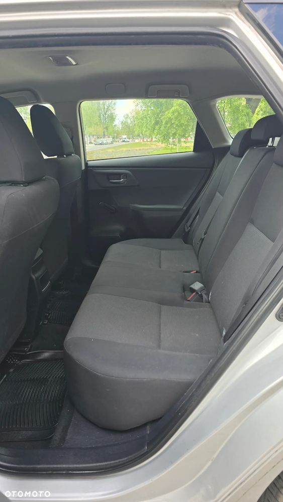 Toyota Auris 1.4 D-4D Active - 11