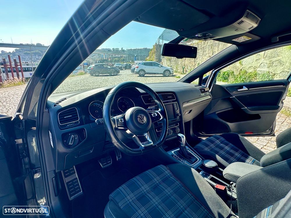 VW Golf - 5