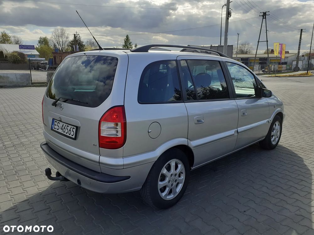 Opel Zafira 1.8 16V Elegance - 9