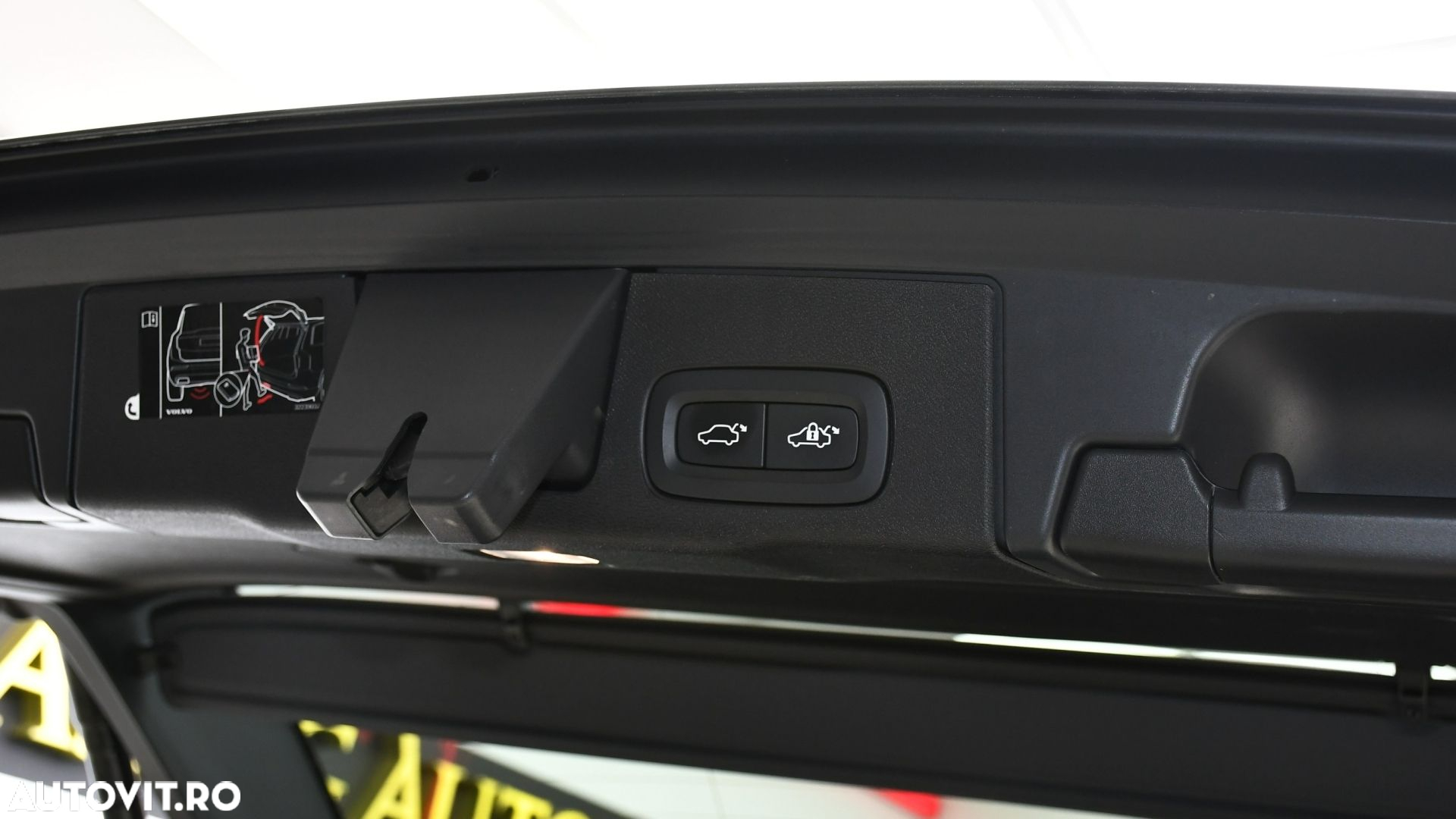Volvo XC 60 B5 D AWD Geartronic RDesign - 28