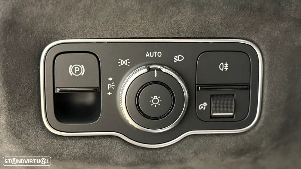 Aston Martin Vantage Roadster V8 F1 Edition - 38