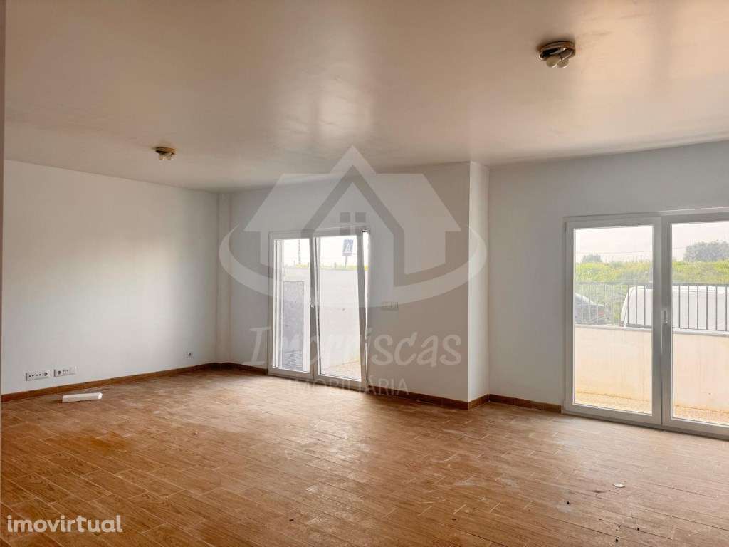 Moradia T5 situada na Portela da Azóia, Santa Iria de Azóia - Grande imagem: 3/30