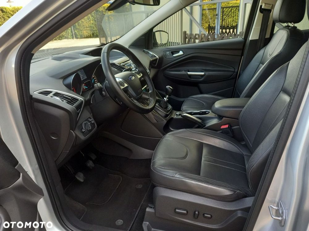 Ford Kuga 2.0 TDCi 2x4 Titanium - 27