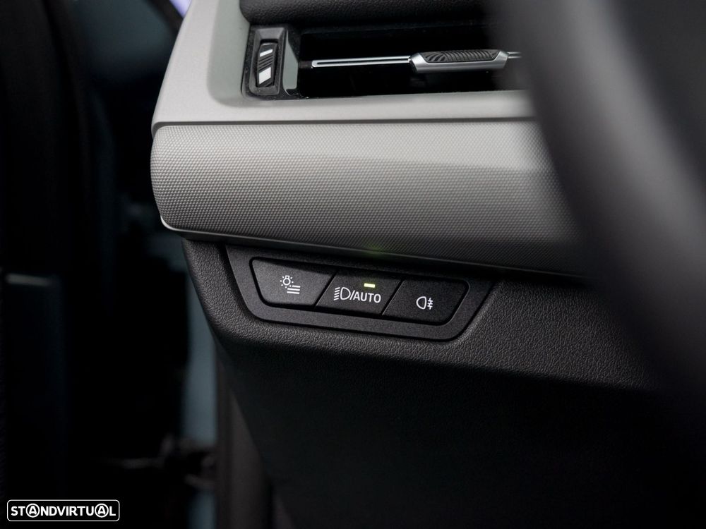 BMW iX1 eDrive20 xLine - 19