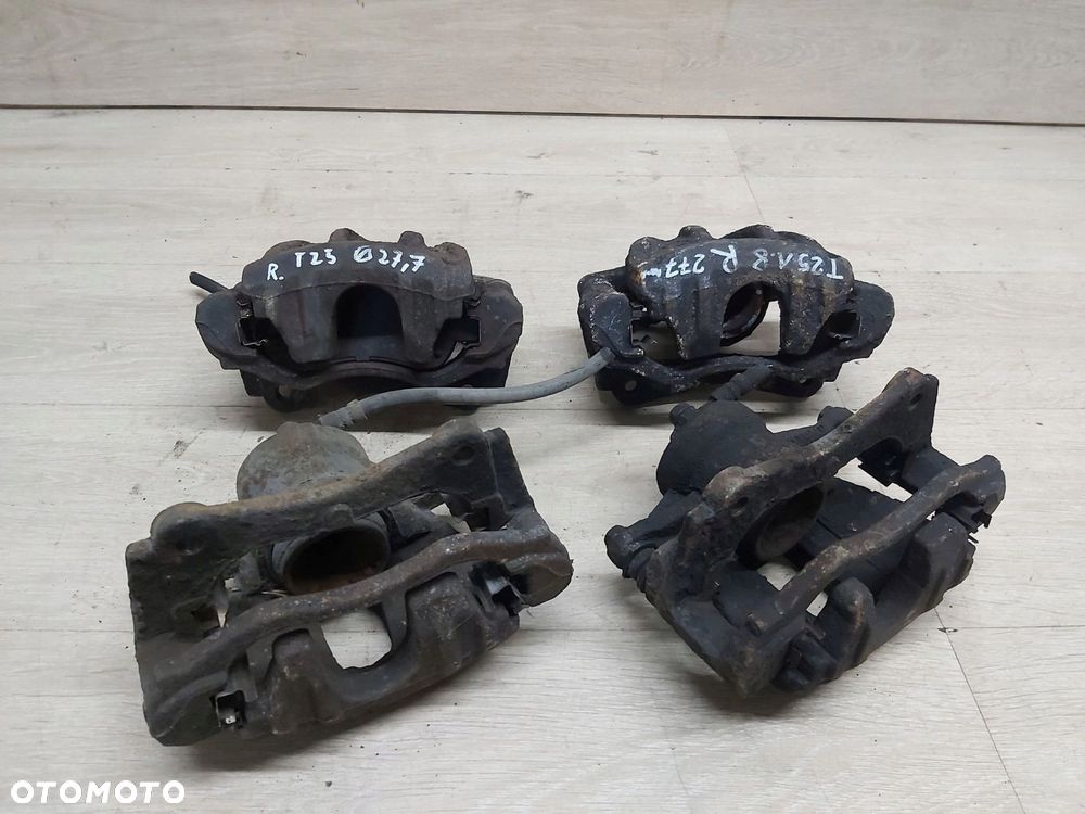 TOYOTA Avensis T25 1,6 1,8 Zacisk jarzmo prawy przód pod tarcze 275mm - 4