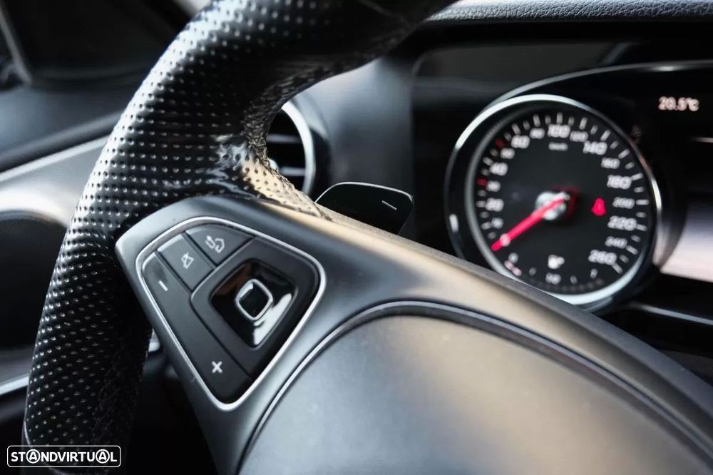 Mercedes-Benz E 220 BlueTEC Avantgarde Auto. - 29