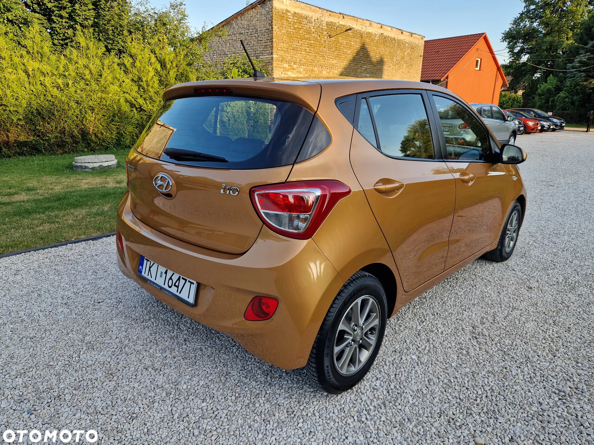 Hyundai i10 1.0 Fifa World Cup Edition - 11