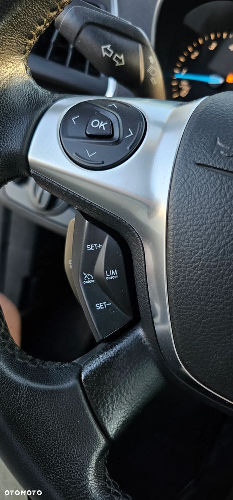 Ford Kuga 1.6 EcoBoost 2x4 Titanium - 16