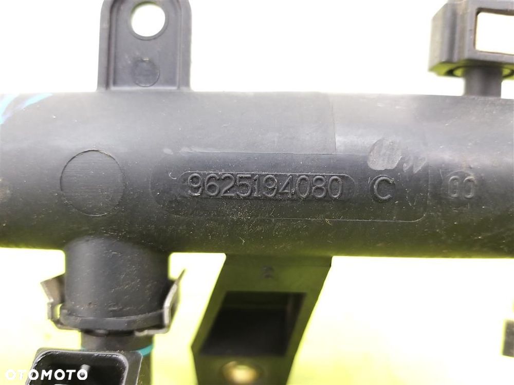 Listwa wtryskiwaczy Citroen Xsara 1997–2006 1.6 8V - 3