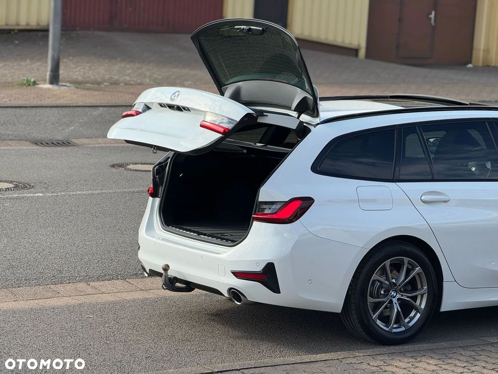 BMW Seria 3 320d Sport Line Shadow sport - 20