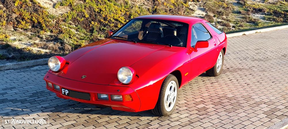 Porsche 928 - 8