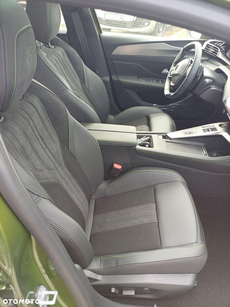 Peugeot 408 1.2 PureTech mHEV GT Exclusive S&S e-DSC6 - 11