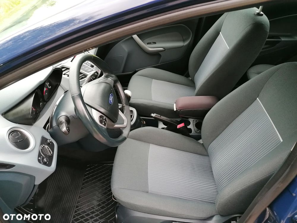 Ford Fiesta - 10