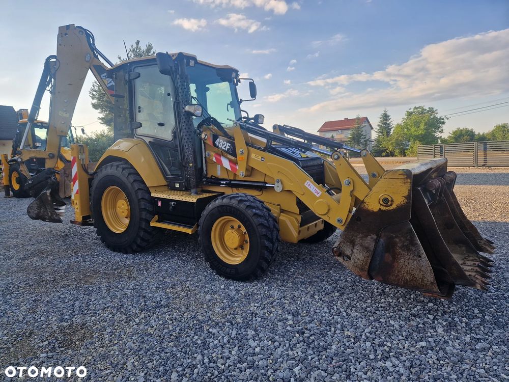 Caterpillar 432F2 - 4