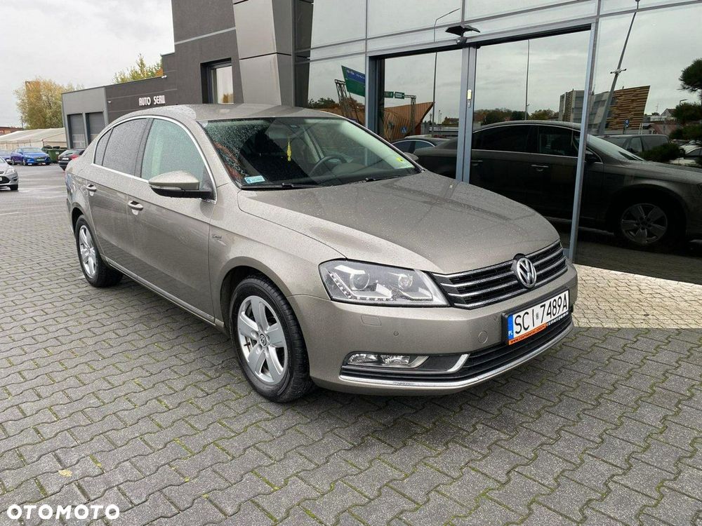 Volkswagen Passat - 2