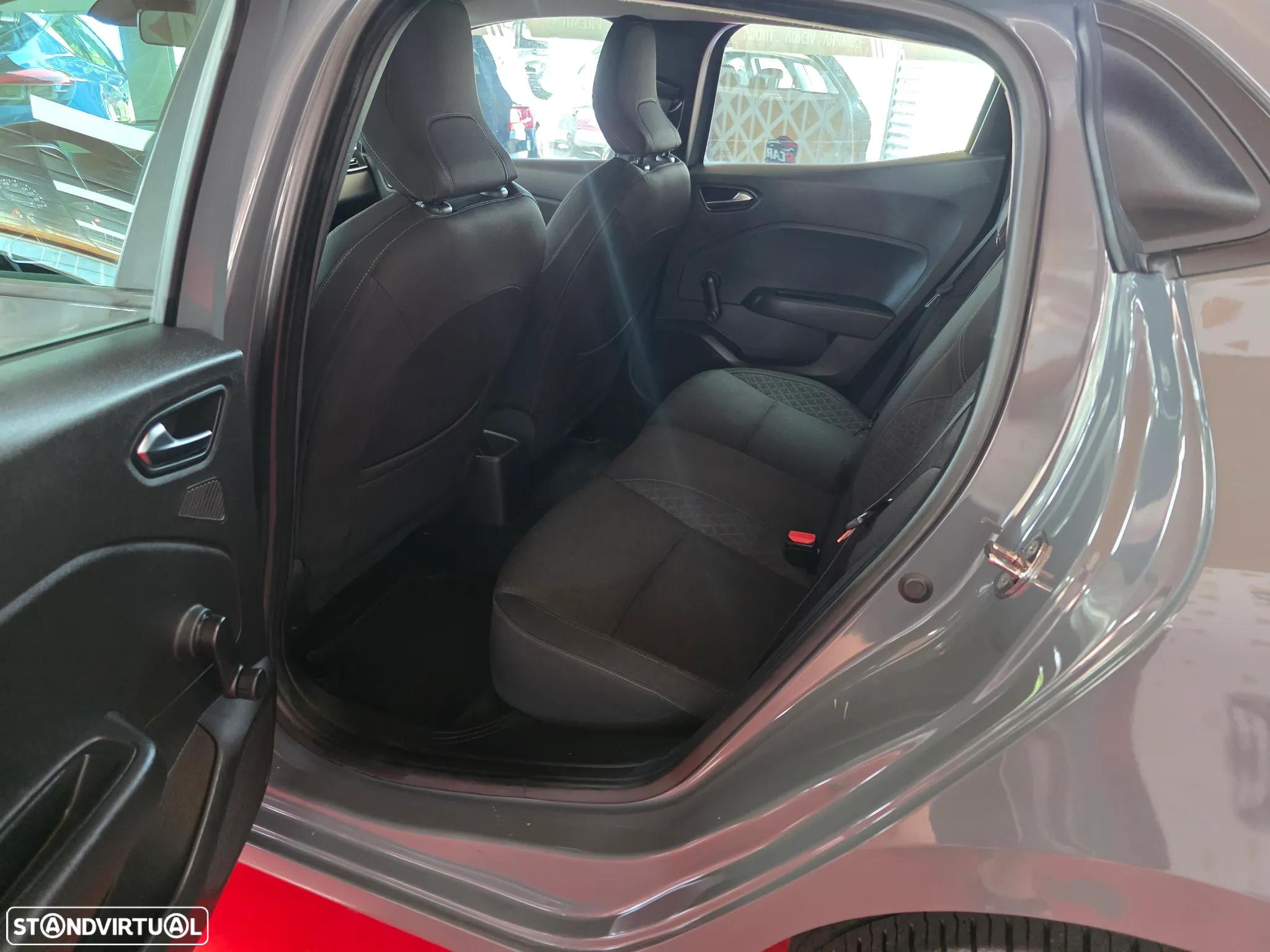 Renault Clio Energy dCi 110 Start & Stop INTENS - 28