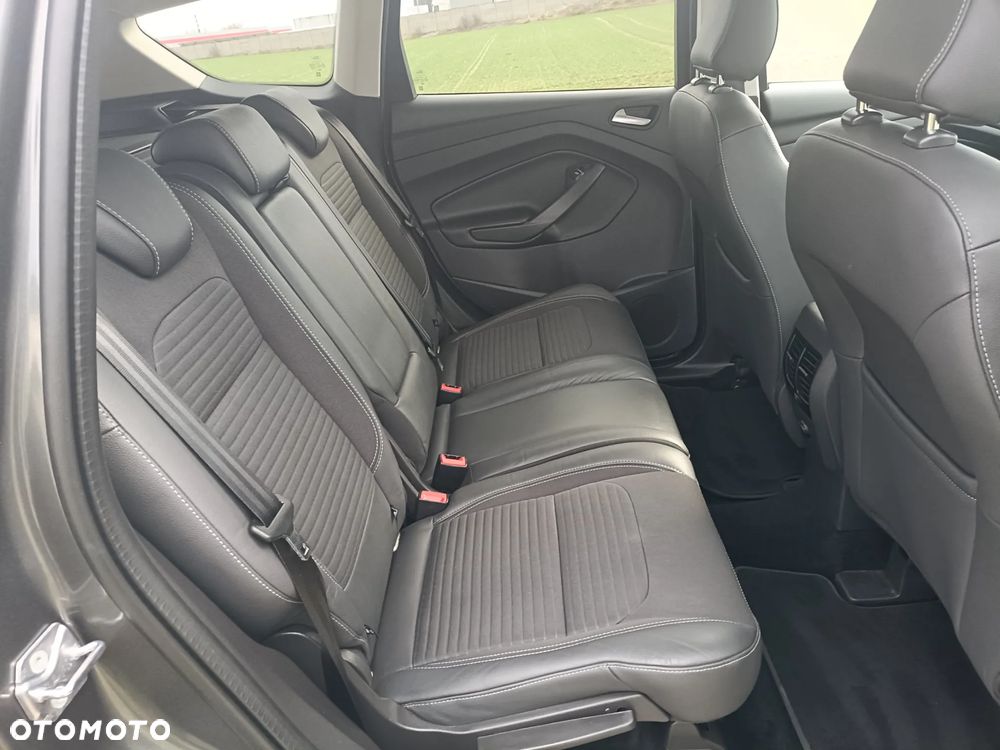 Ford Kuga 1.5 EcoBoost 2x4 Titanium - 8