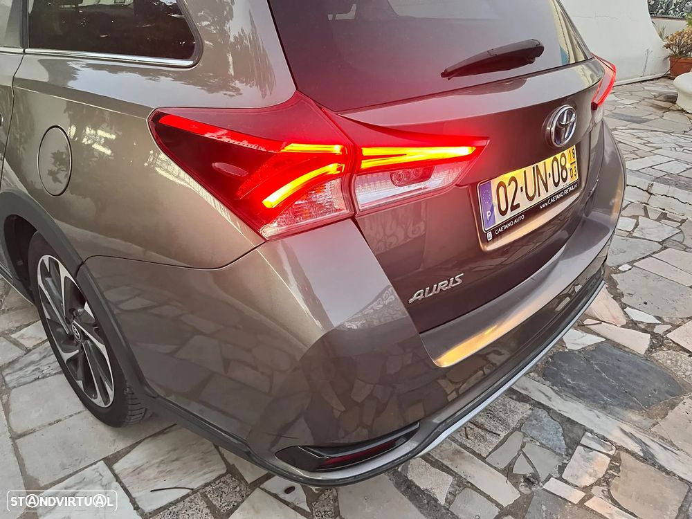 Toyota Auris Touring Sports 1.8 HSD Freestyle - 9