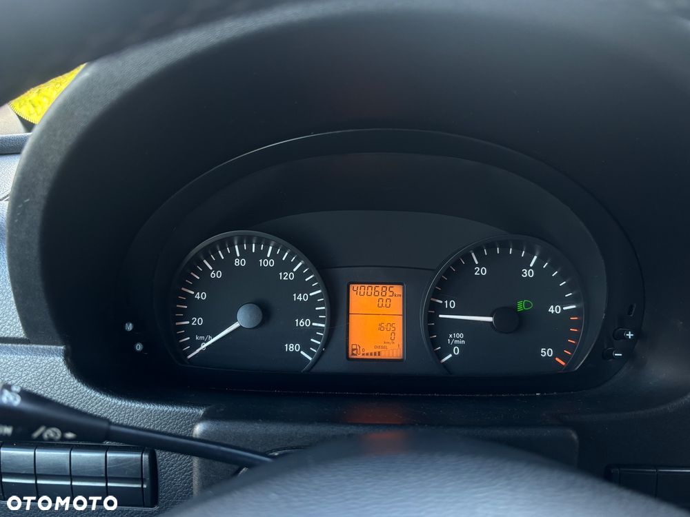 Mercedes-Benz Sprinter - 16