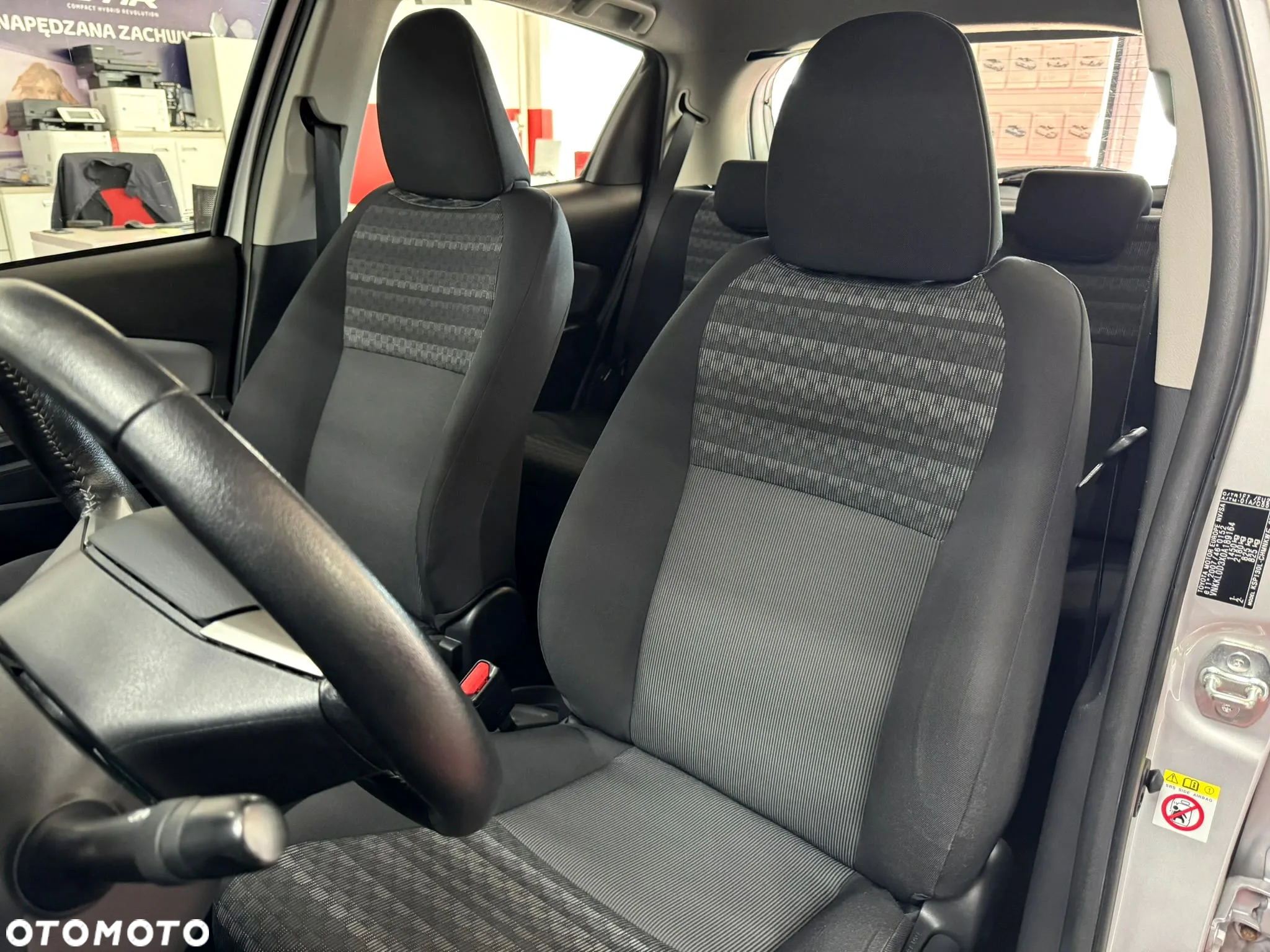 Toyota Yaris 1.0 Active EU6 - 14