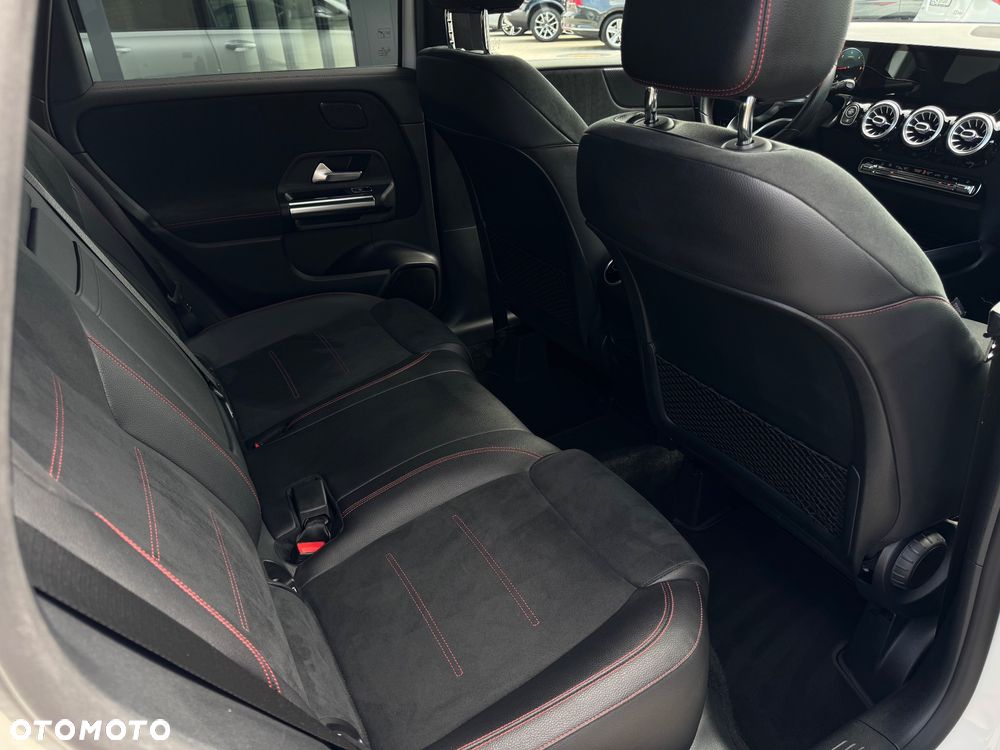 Mercedes-Benz Klasa B 200 d AMG Line 8G-DCT - 24