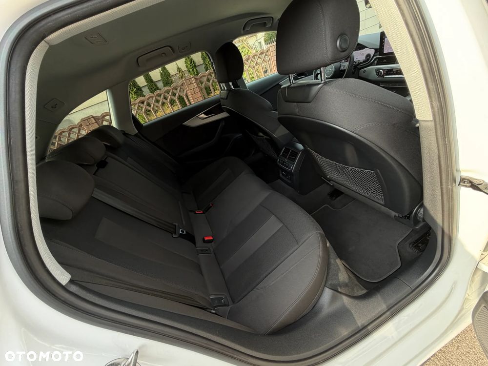 Audi A4 Avant 35 TFSI S tronic - 13