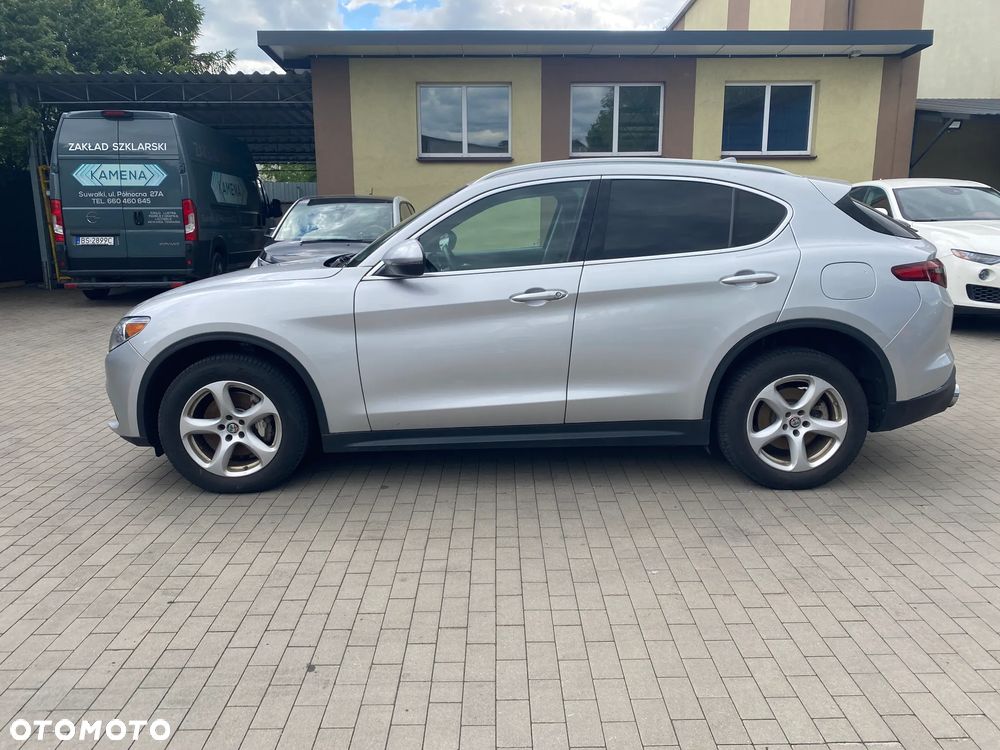 Alfa Romeo Stelvio - 12