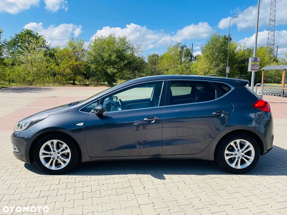 Kia Ceed 1.6 CRDi 128 ISG Spirit - 2