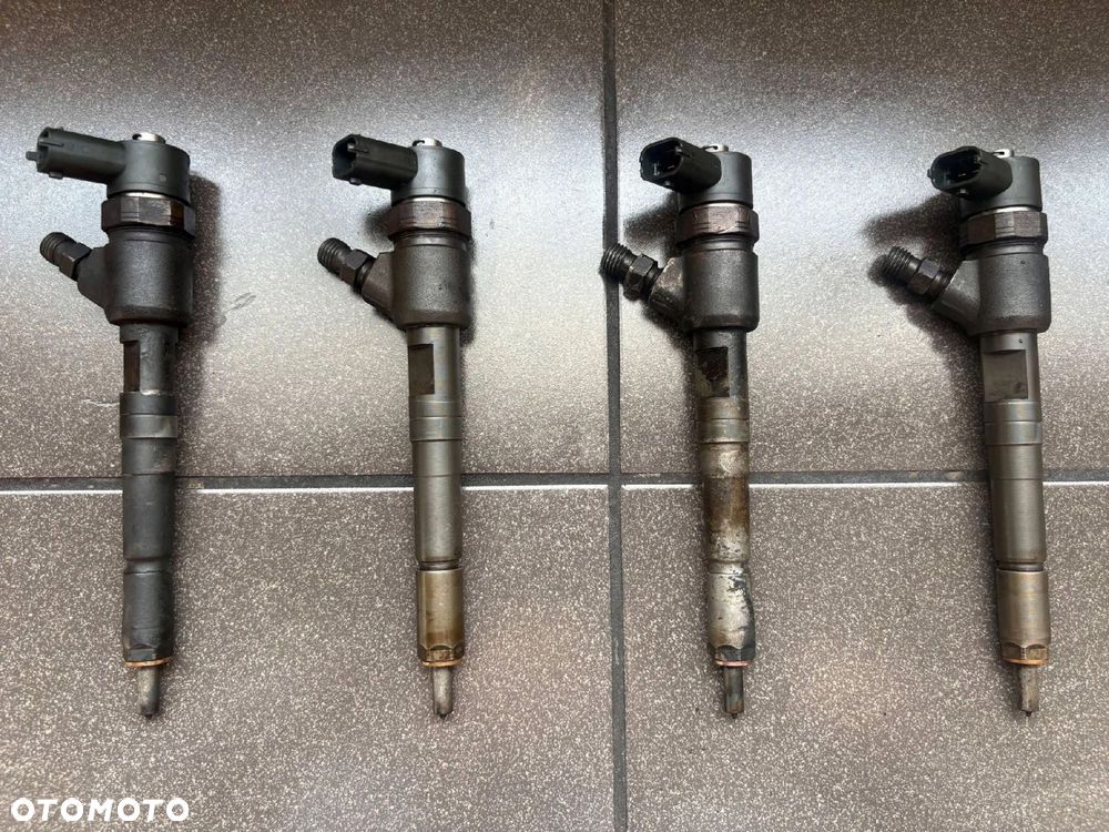 WTRYSKIWACZ 1.3 CDTI OPEL FIAT BOSCH 0445110326 - 1