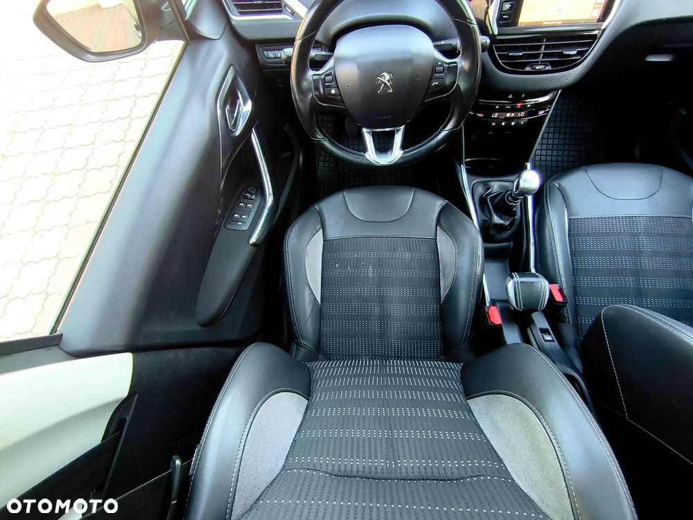 Peugeot 2008 e-HDi FAP 115 STOP & START Allure - 10