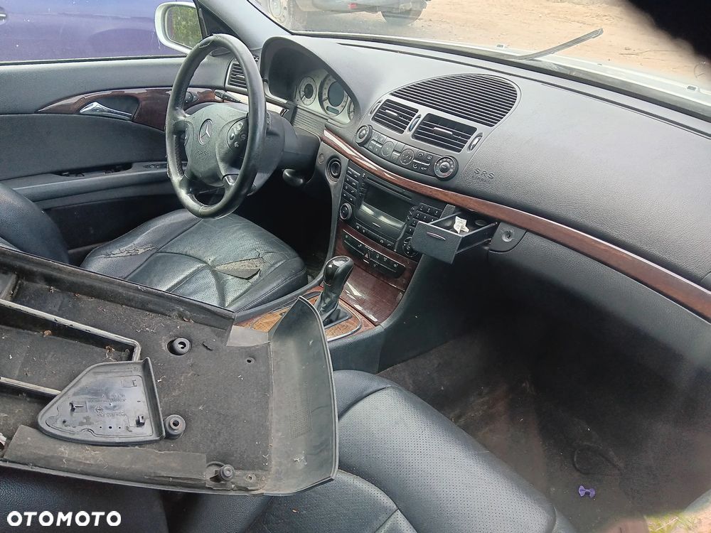 044 / MERCEDES W211 CLASSIC / NA CZĘŚCI / - 8